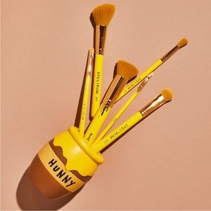 Winnie The Pooh Hunny Pot Brush Storage and Brush Bundle Set